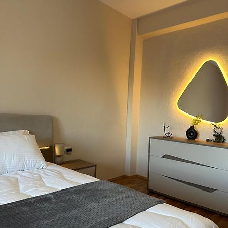 Villa Malo Guesthouse Korça Exteriör bild
