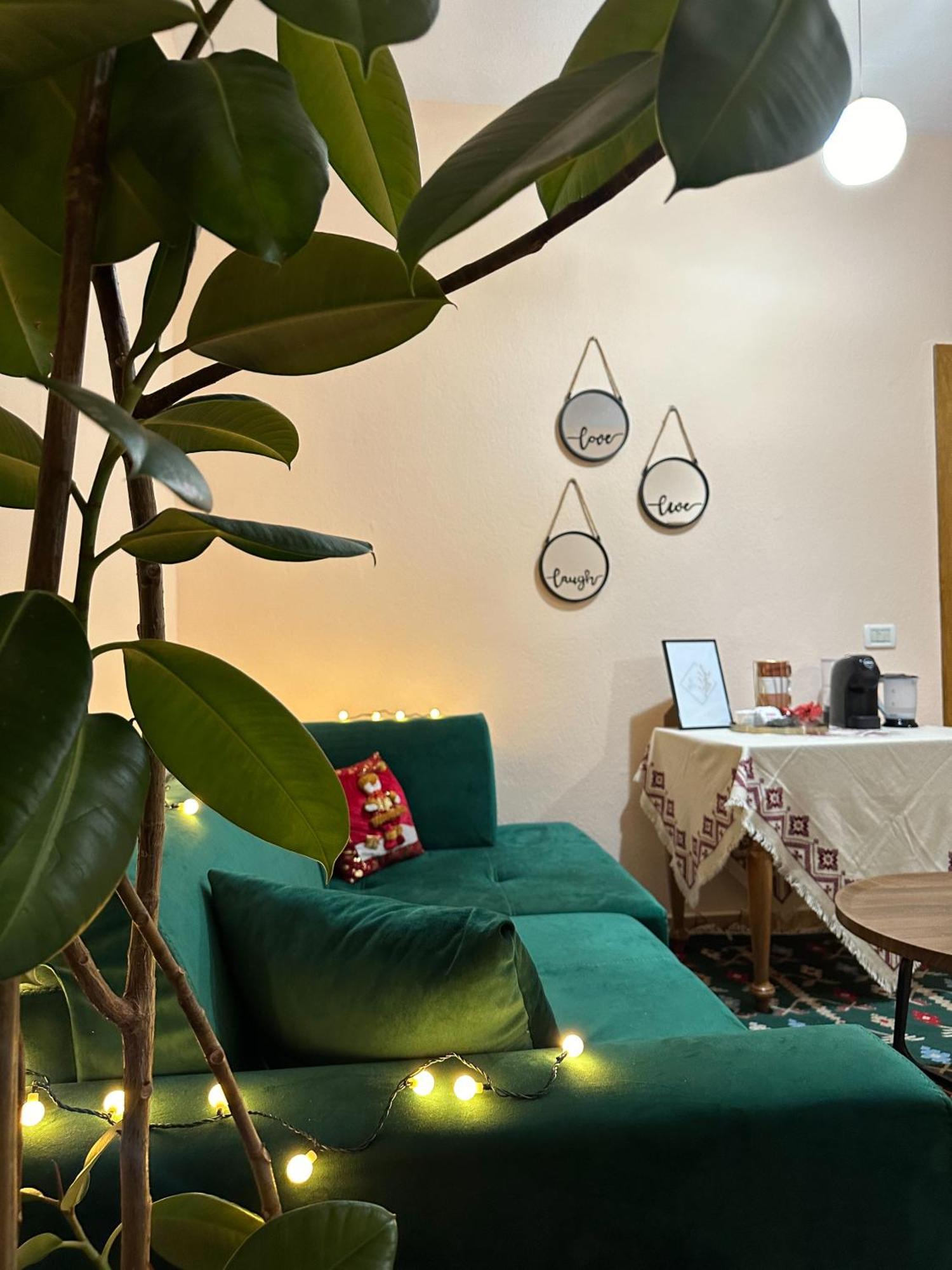 Villa Malo Guesthouse Korça Exteriör bild